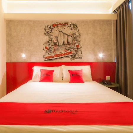 Отель Reddoorz At Geylang Сингапур Экстерьер фото