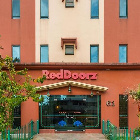 Отель Reddoorz At Geylang Сингапур Экстерьер фото