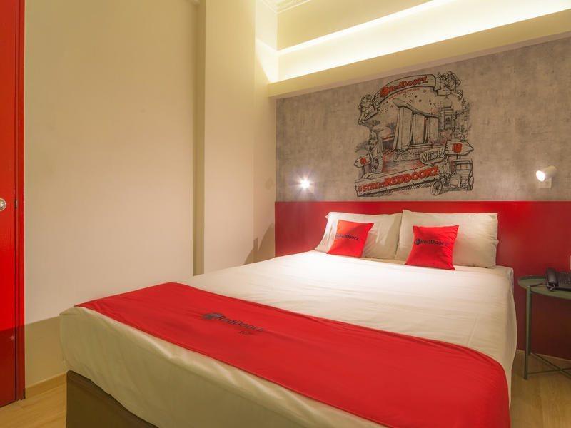 Отель Reddoorz At Geylang Сингапур Экстерьер фото