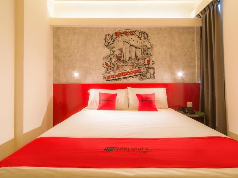 Отель Reddoorz At Geylang Сингапур Экстерьер фото