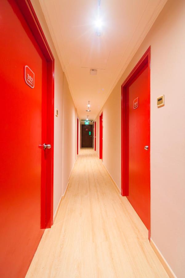 Отель Reddoorz At Geylang Сингапур Экстерьер фото