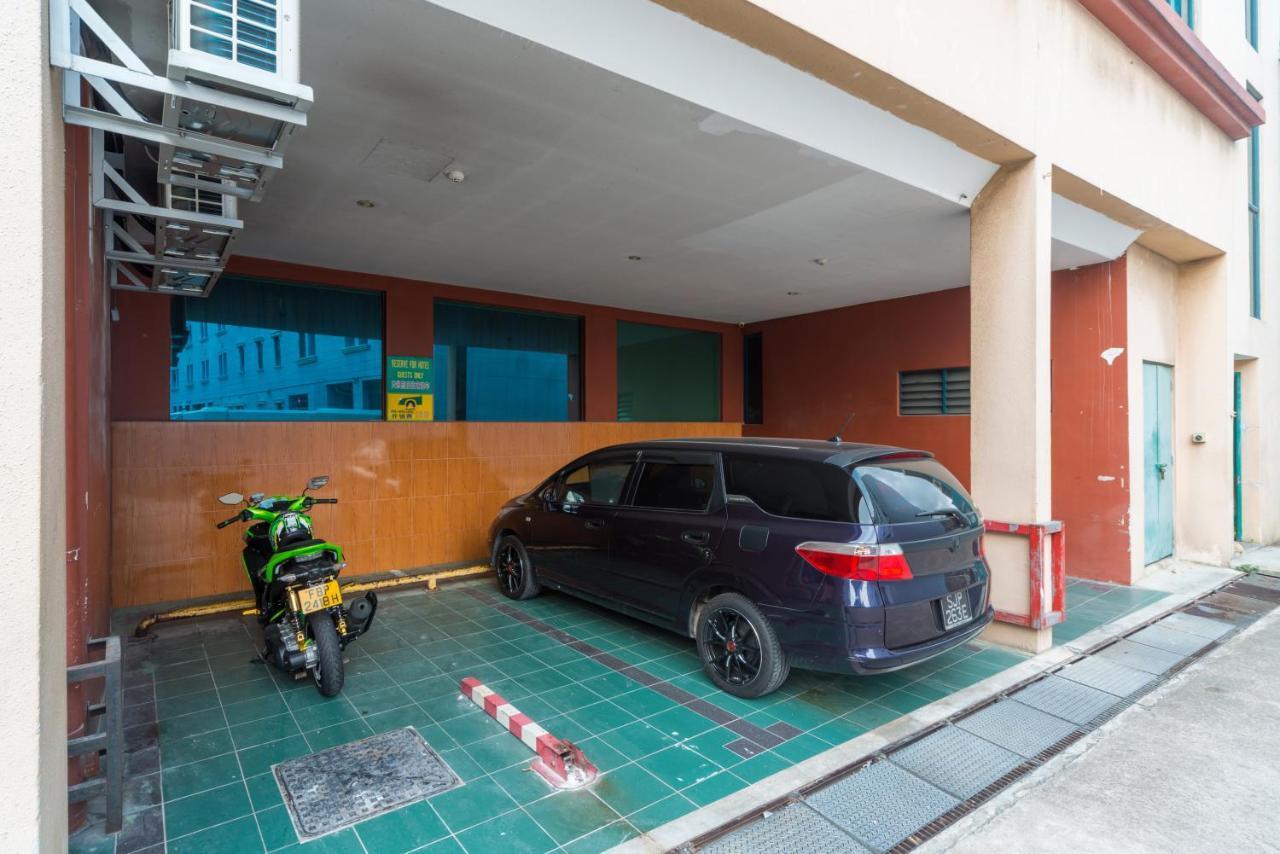 Отель Reddoorz At Geylang Сингапур Экстерьер фото