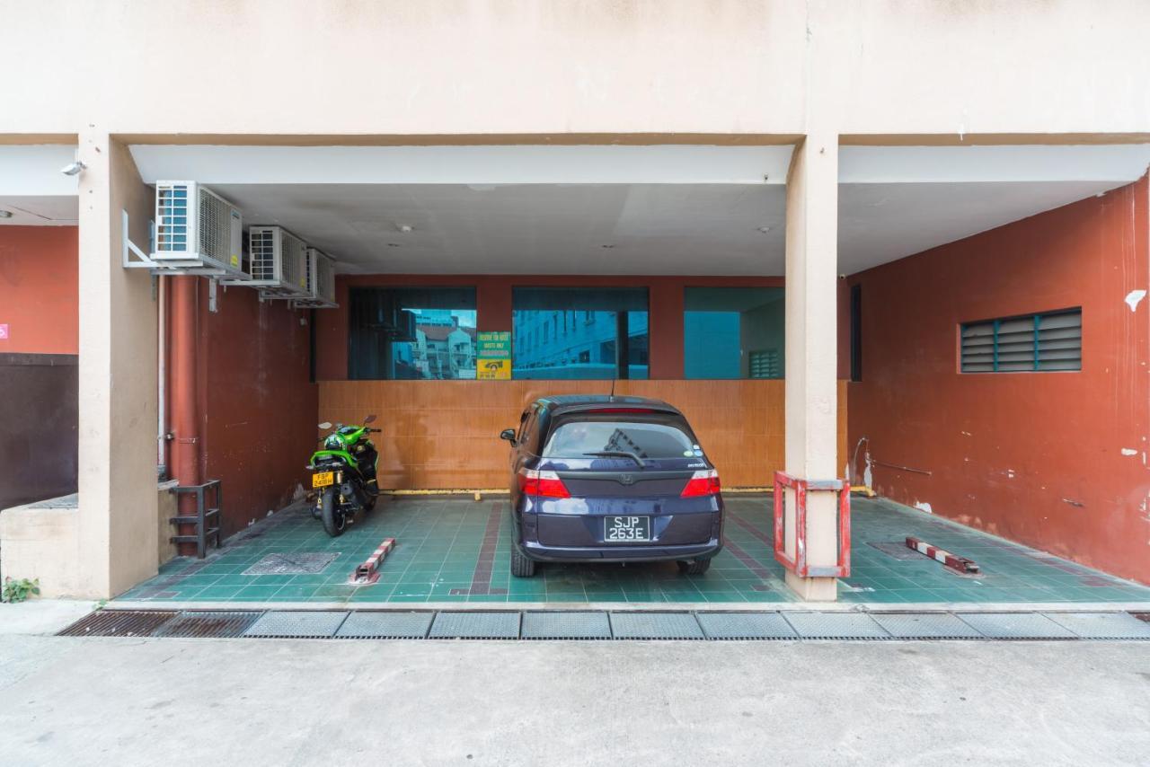 Отель Reddoorz At Geylang Сингапур Экстерьер фото