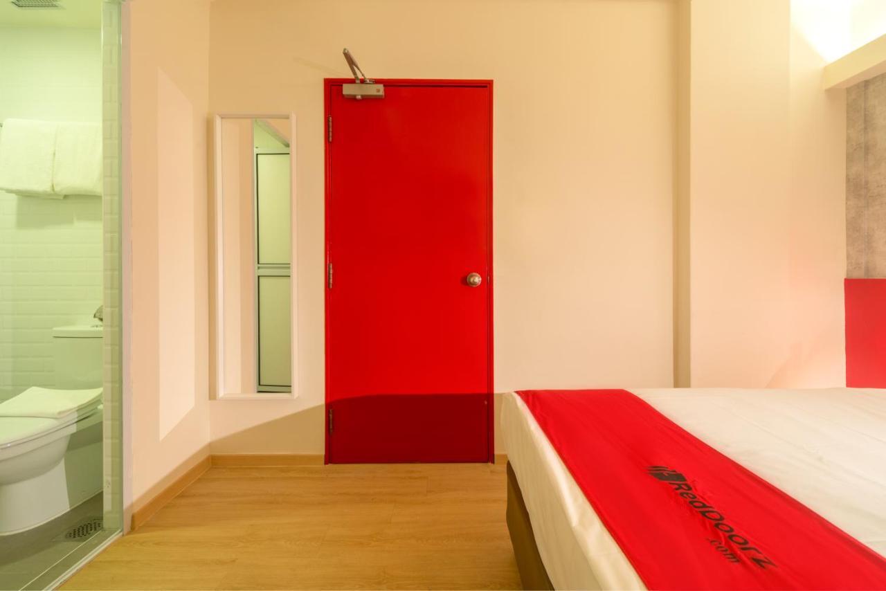 Отель Reddoorz At Geylang Сингапур Экстерьер фото