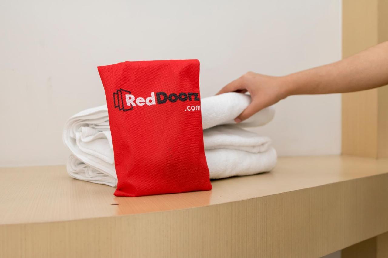 Отель Reddoorz At Geylang Сингапур Экстерьер фото